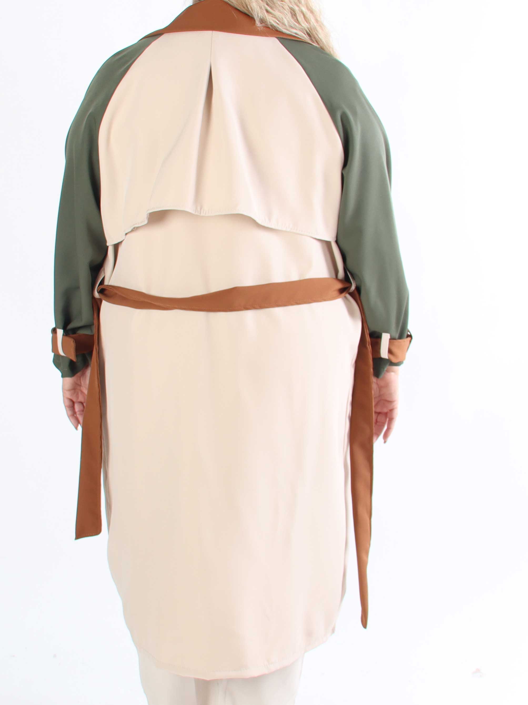 Neema - Let flerfarvet plus size trenchcoat med bindebånd